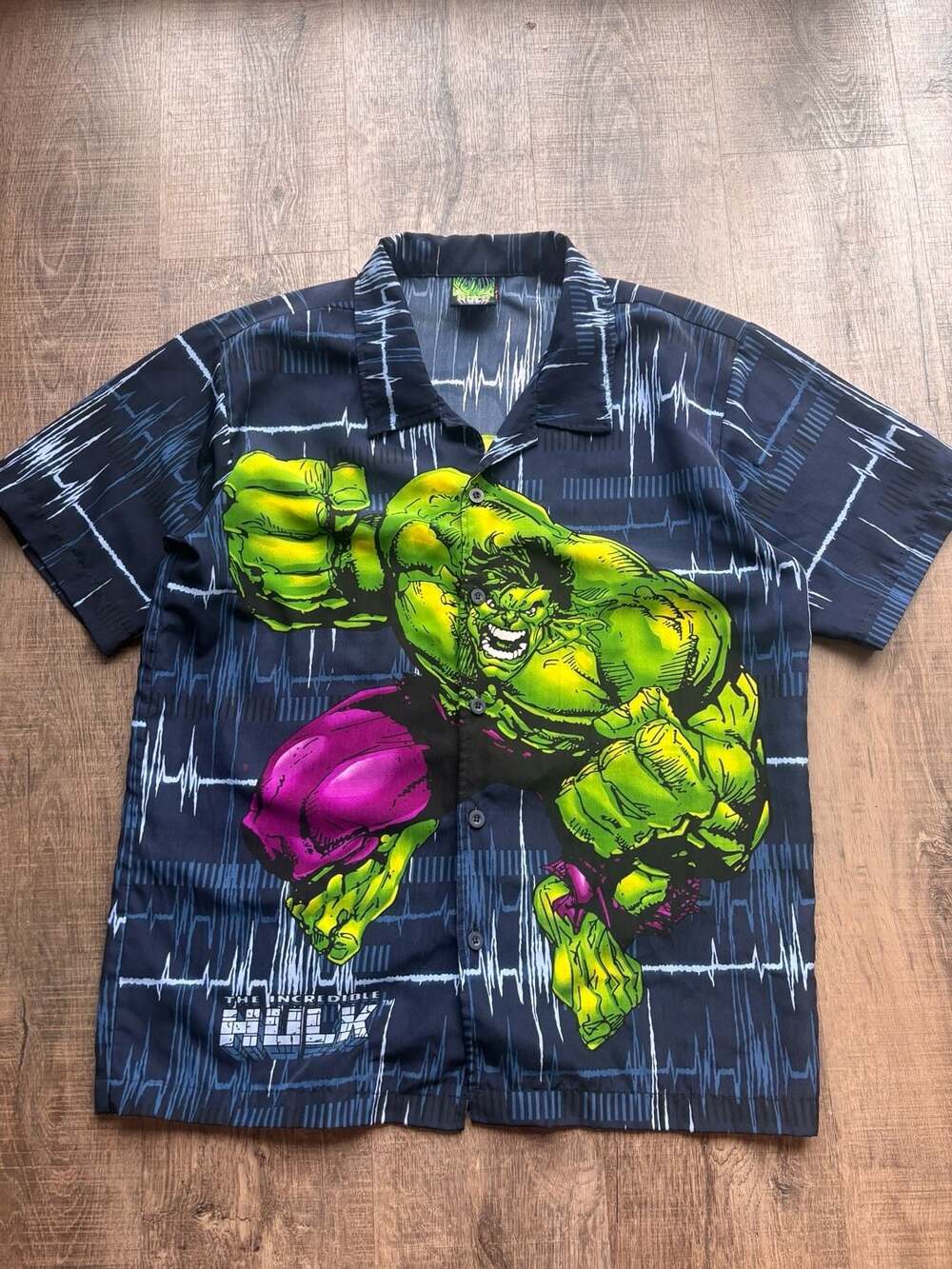 Vintage 2002 The Incredible Hulk Marvel Short Sleeve Button-Up Shirt